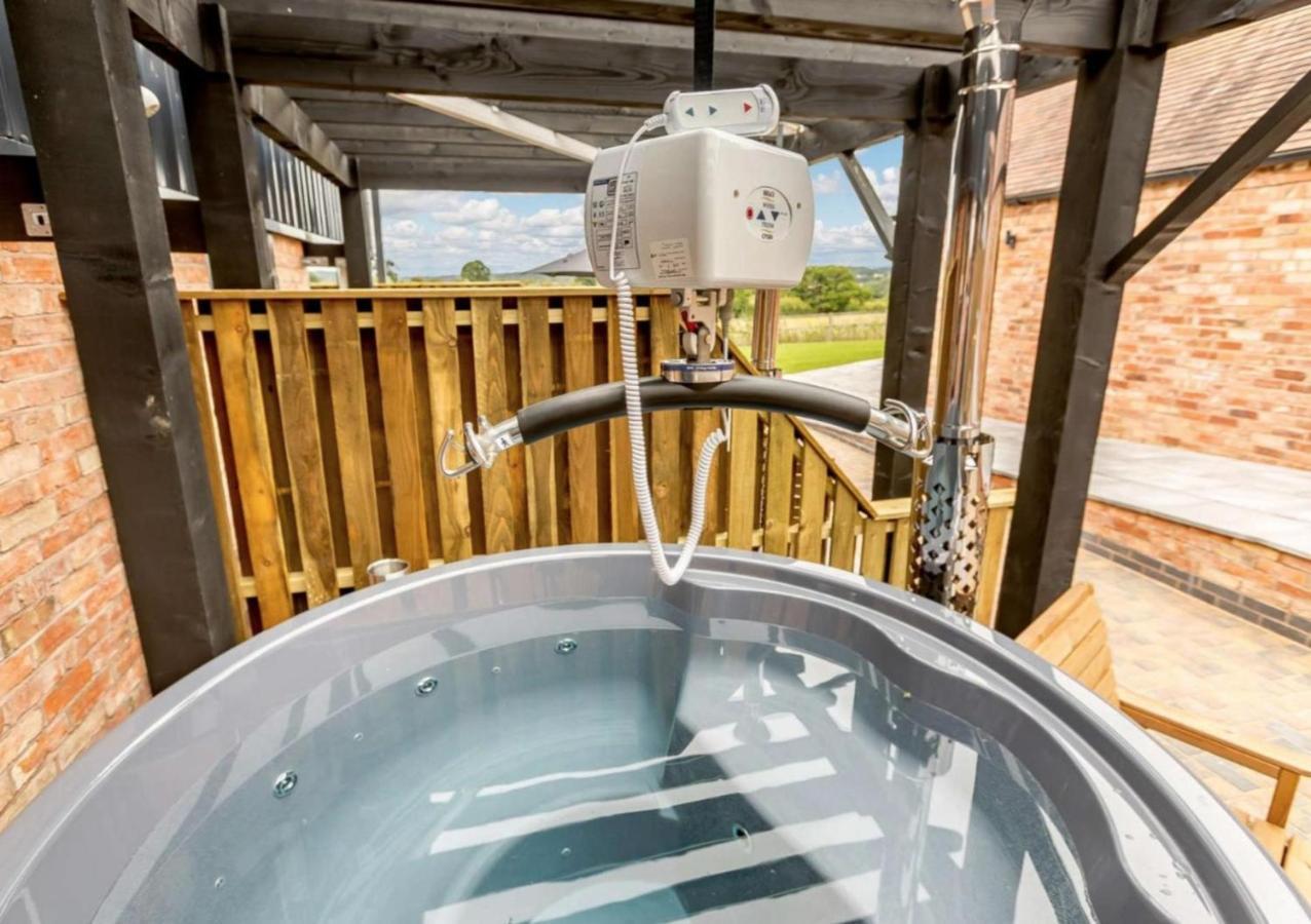 Roe Cottage Disabled Adapted 2 Bedroom Hot Tub Alcester Bagian luar foto